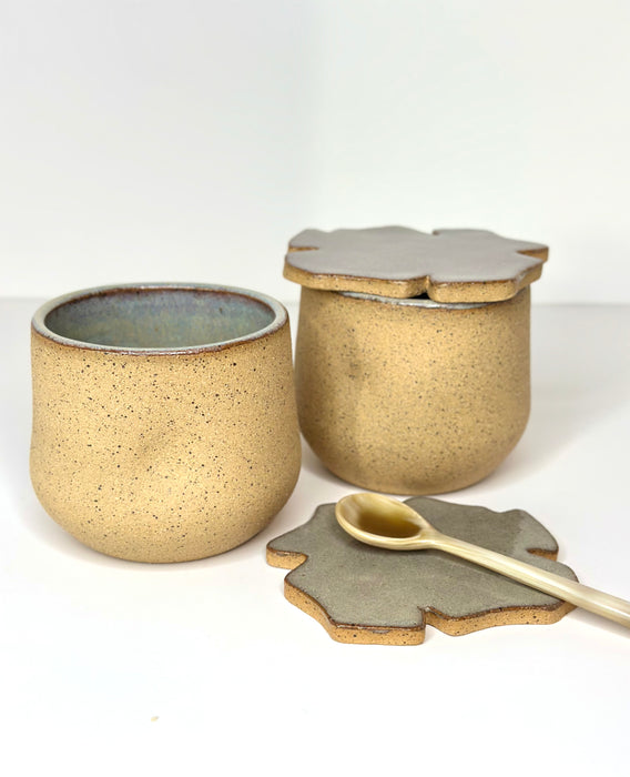 FRECKLES CUP SET (2 cups + 2 Flower coaters)