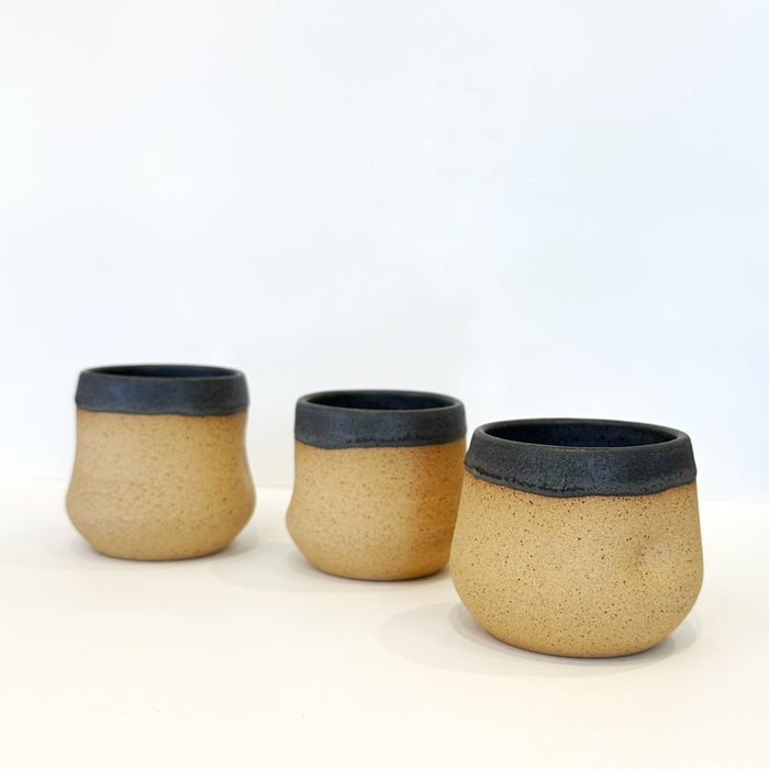 HUG MUG Color: Charcoal /8oz