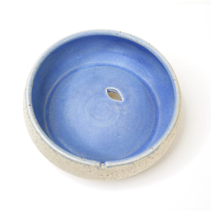 EMPTINESS POT Almond/Blu