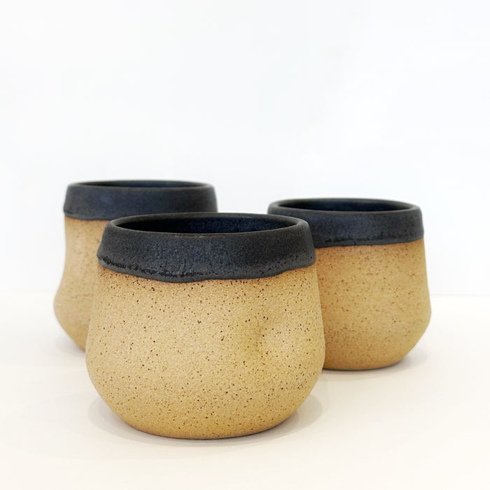 HUG MUG Color: Charcoal /8oz